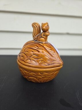Ceramic Squirrel Nut Trinket Box - Glossy Amber Brown
